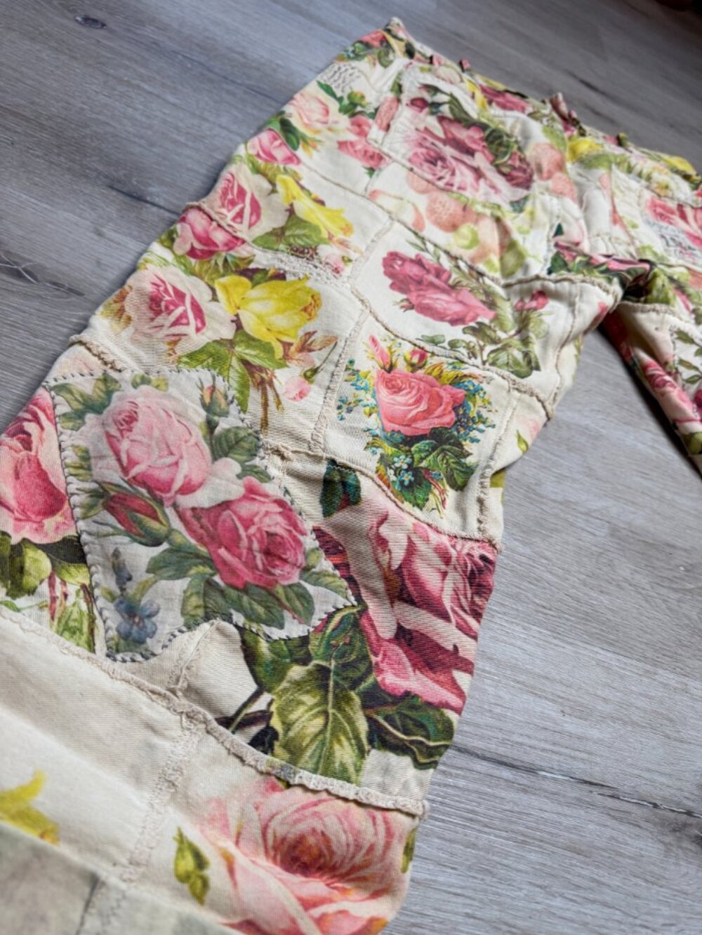 Magnolia Pearl Miner Pants Rare - Floral Patchwork - Picture 8 of 9